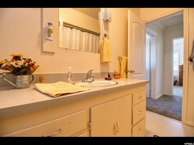107 E 400 S, Bountiful, UT 84010 — photo 12