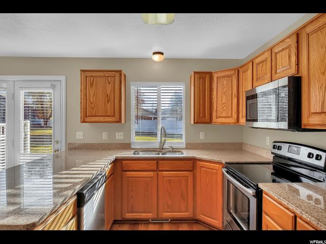 652 E Clearwater Dr, Layton, UT 84041 — photo 12