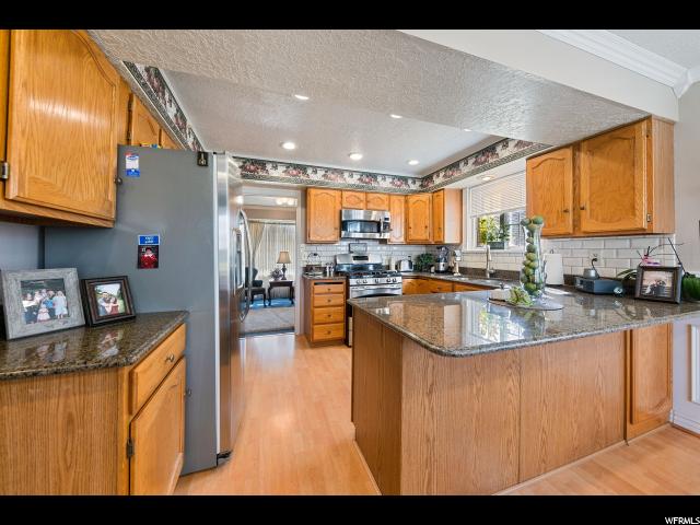 2255 E Sunset Dr, Layton, UT 84040 — photo 2