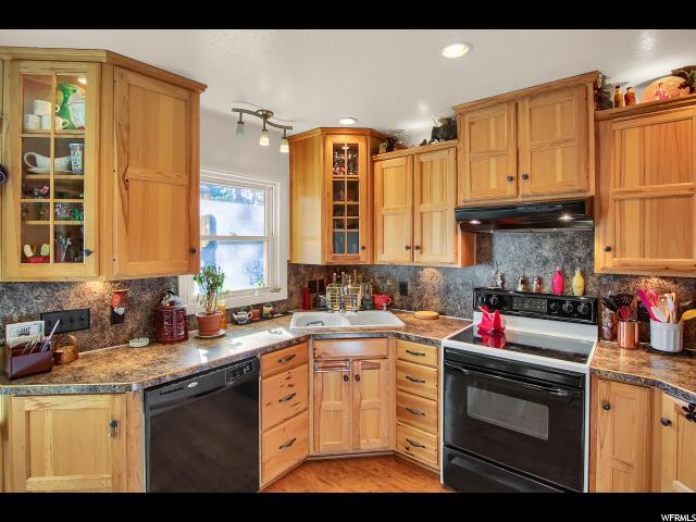 947 E 32nd St, Ogden, UT 84403 — photo 2