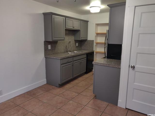 542 E Cobblestone Ln, Midvale, UT 84047 — photo 4