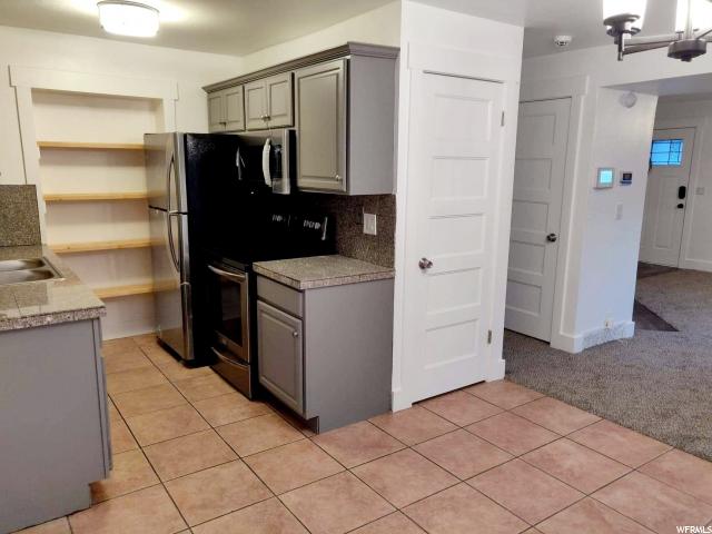 542 E Cobblestone Ln, Midvale, UT 84047 — photo 3