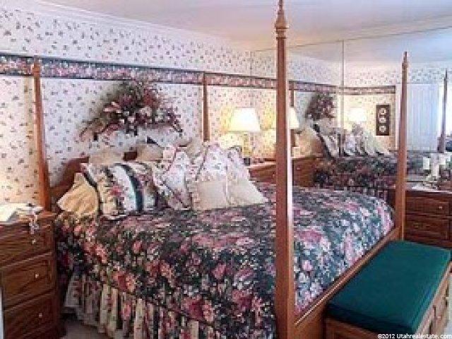 639 Oakview Ln, Bountiful, UT 84010 — photo 4