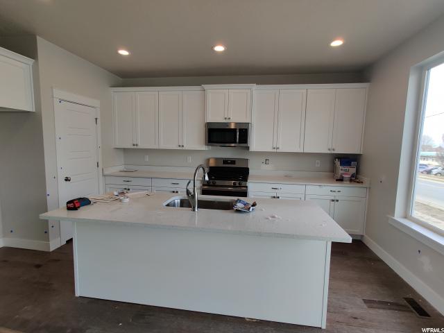 305 E 1050 S, Centerville, UT 84014 — photo 9