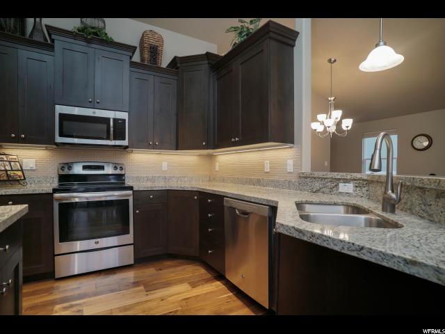 583 W 2010 S, Syracuse, UT 84075 — photo 5