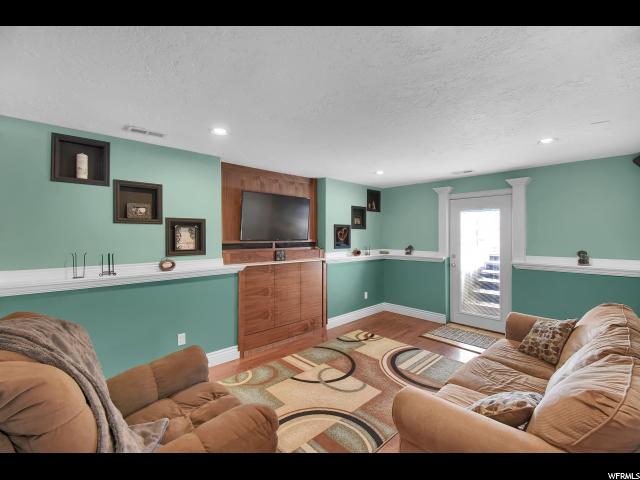 987 S 225 E, Layton, UT 84041 — photo 7