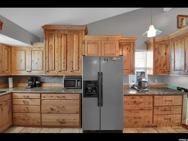 987 S 225 E, Layton, UT 84041 — photo 4