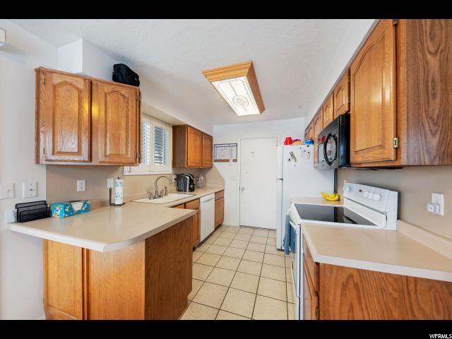 1063 N Nalder St E, Layton, UT 84040 — photo 4