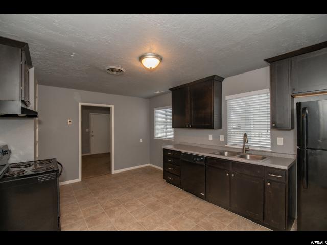752 W 1800 N, Clinton, UT 84015 — photo 6