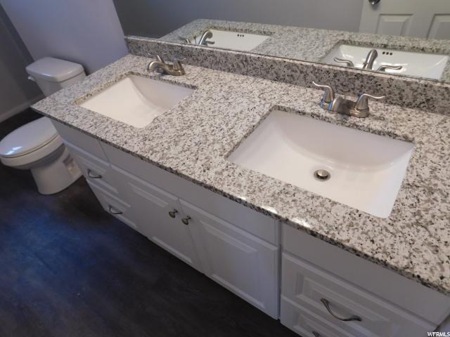 1046 W 1300 N, Clinton, UT 84015 — photo 6