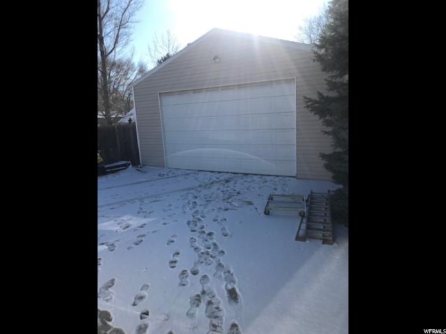 1064 E Larkspur Dr, Sandy, UT 84094 — photo 2