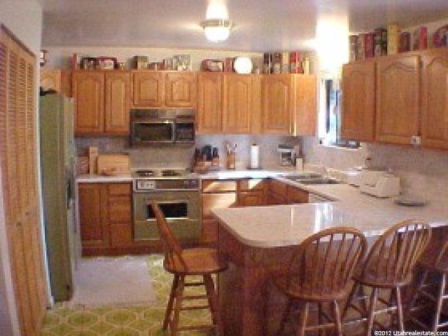 9685 Sitzmark Dr, Sandy, UT 84092 — photo 2