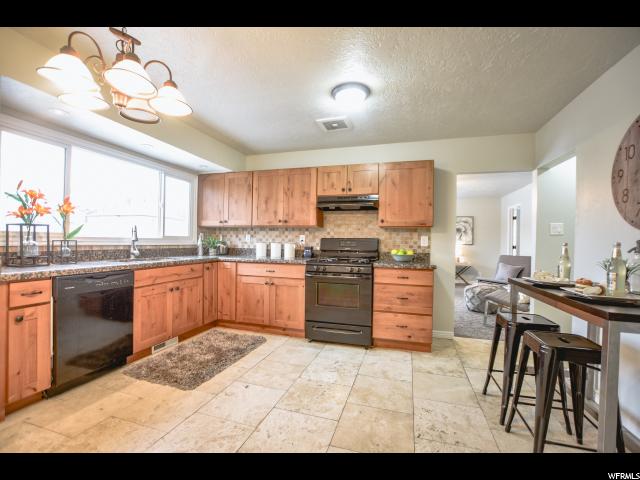 250 S Lakeview Dr, Clearfield, UT 84015 — photo 11