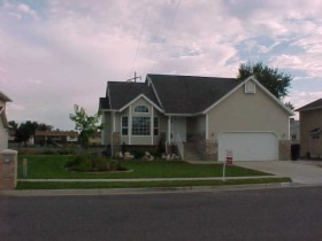 759 W 4100 S, Riverdale, UT 84405 — photo 2