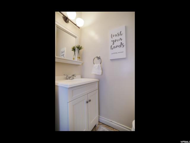 387 E 400 N #B, Bountiful, UT 84010 — photo 9