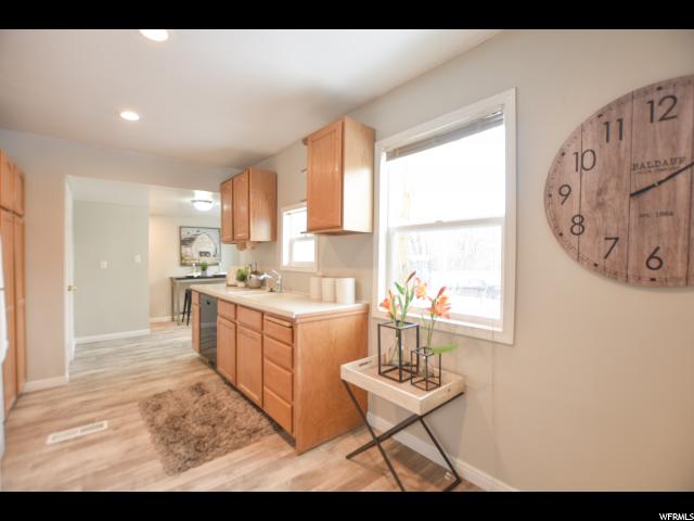 296 S Lakeview Dr, Clearfield, UT 84015 — photo 5
