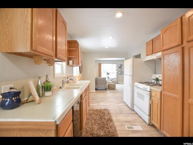 296 S Lakeview Dr, Clearfield, UT 84015 — photo 7