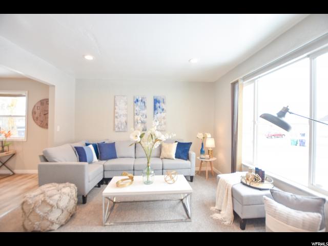 296 S Lakeview Dr, Clearfield, UT 84015 — photo 2