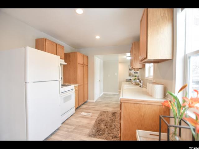 296 S Lakeview Dr, Clearfield, UT 84015 — photo 6