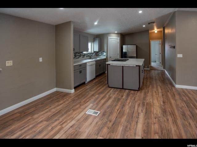 366 S 400 E, Levan, UT 84639 — photo 8