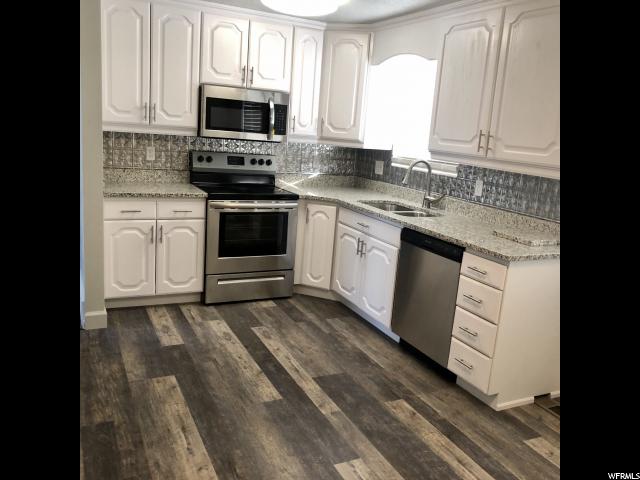 933 W 2550 N, Clinton, UT 84015 — photo 6