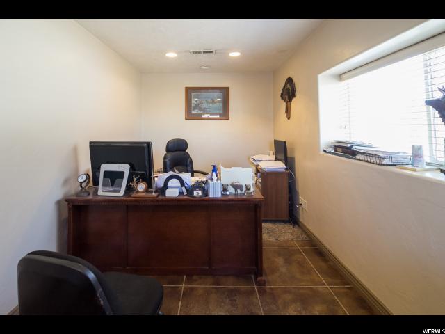 562 E 300 S, Vernal, UT 84078 — photo 10