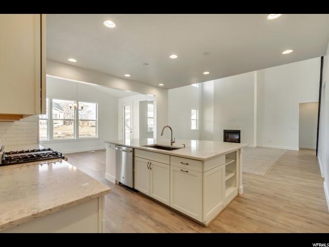 694 N 3275 W #201, Layton, UT 84041 — photo 11