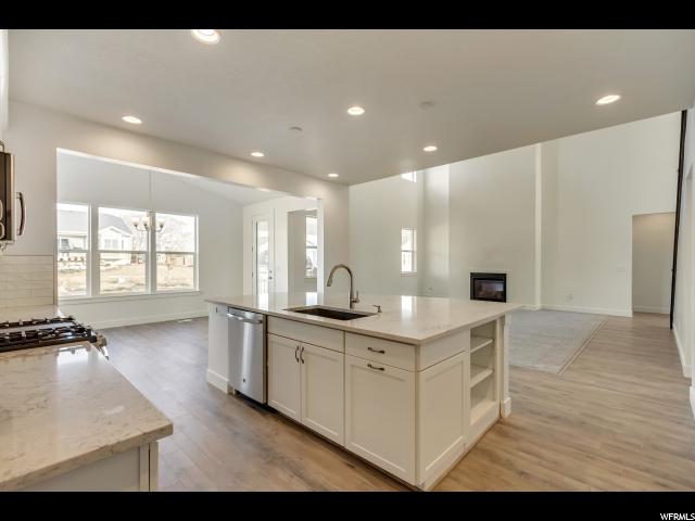 694 N 3275 W #201, Layton, UT 84041 — photo 12