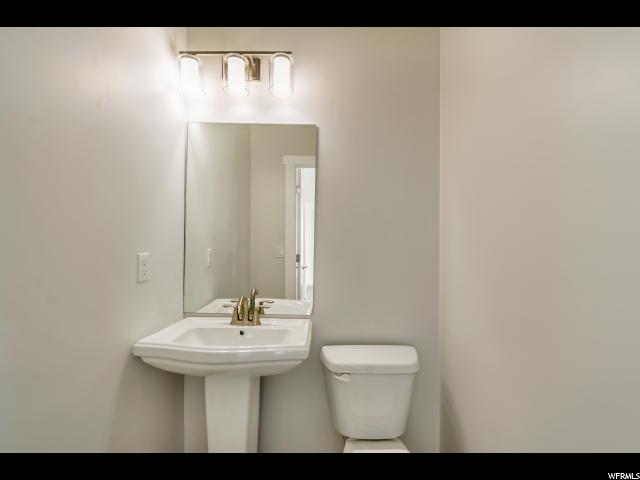 973 E 250 S, Layton, UT 84041 — photo 12