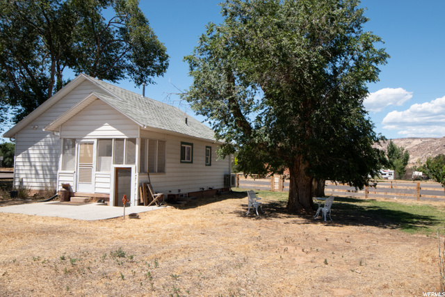 25 S 200 E, Escalante, UT 84726 — photo 4