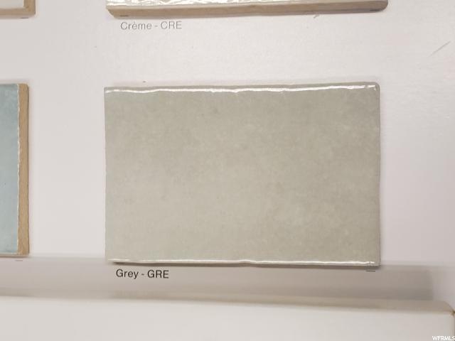 Kitchen tile backsplash