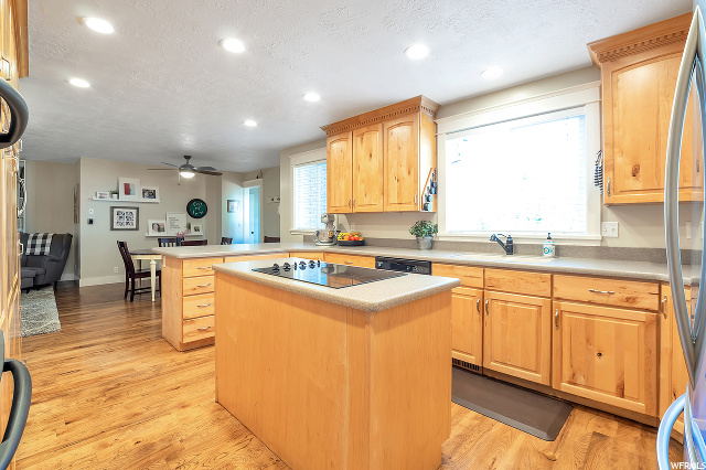 773 E Pages Ln S, Centerville, UT 84014 — photo 8