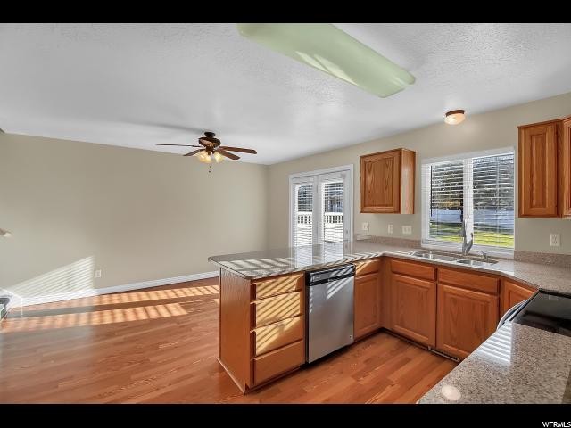 652 E Clearwater Dr, Layton, UT 84041 — photo 6