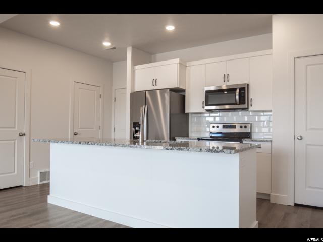 339 S 1580 E, Hyrum, UT 84319 — photo 4