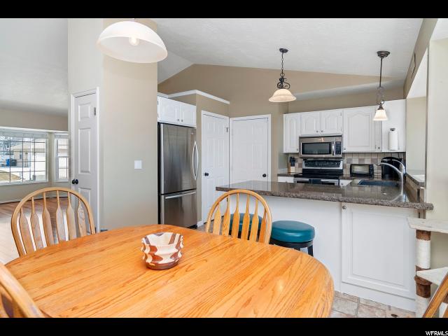 977 N 275 W, Bountiful, UT 84010 — photo 10