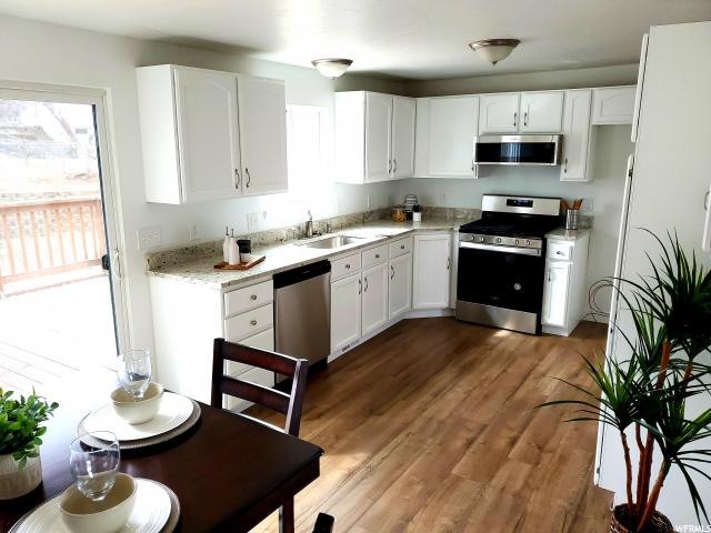 990 E Violet Dr, Sandy, UT 84094 — photo 12