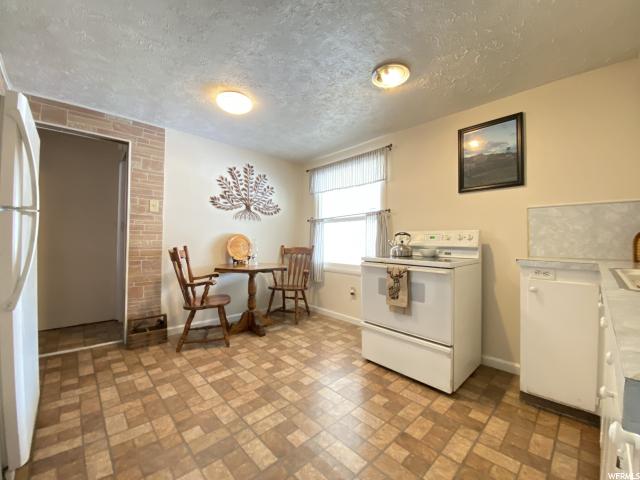 565 Maple St, Clearfield, UT 84015 — photo 7