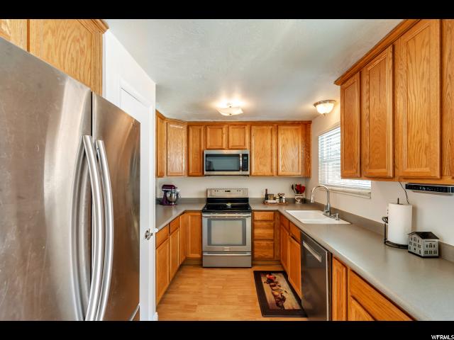 9569 S Flint Dr E, Sandy, UT 84094 — photo 6