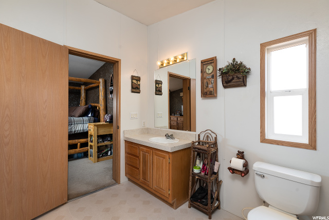 5711 N 9500 E, Lapoint, UT 84039 — photo 10