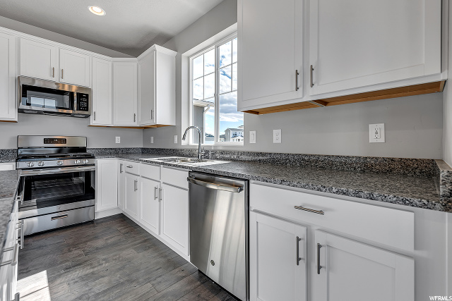 2463 N Saurus Crane Dr, Clinton, UT 84015 — photo 8