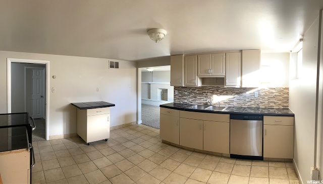 255 E Chimes View Dr, South Ogden, UT 84405 — photo 4
