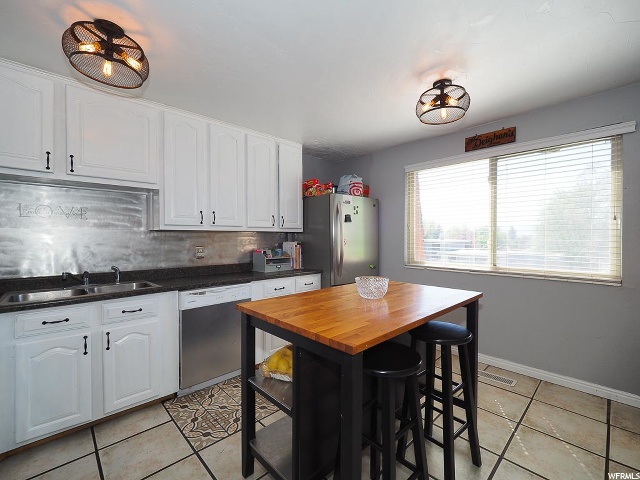 8455 S 1575 E, Sandy, UT 84093 — photo 8