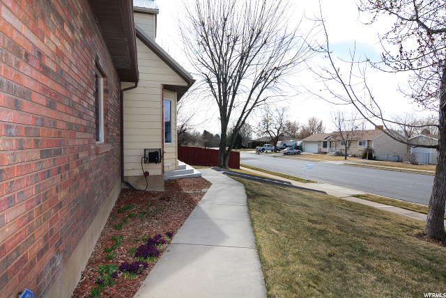1162 N Ash Dr, Layton, UT 84040 — photo 4