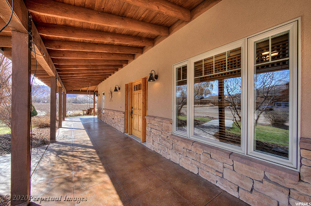 853 Rainbow Dr, Moab, UT 84532 — photo 9