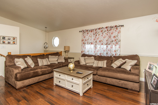 1043 Camas, Pocatello, ID 83204 — photo 2
