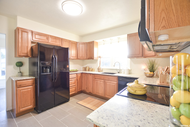 742 W 2300 N, Clinton, UT 84015 — photo 10
