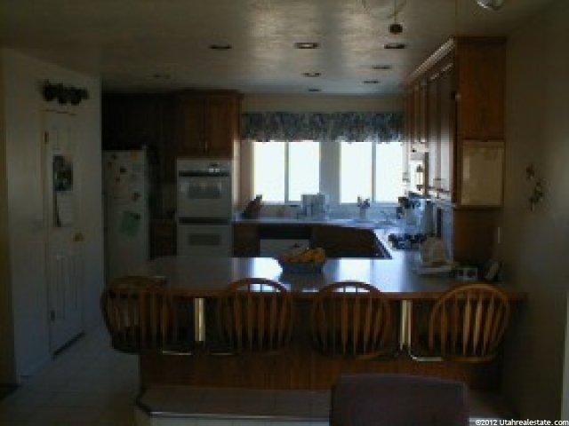 1305 Skyline Dr, Bountiful, UT 84010 — photo 2