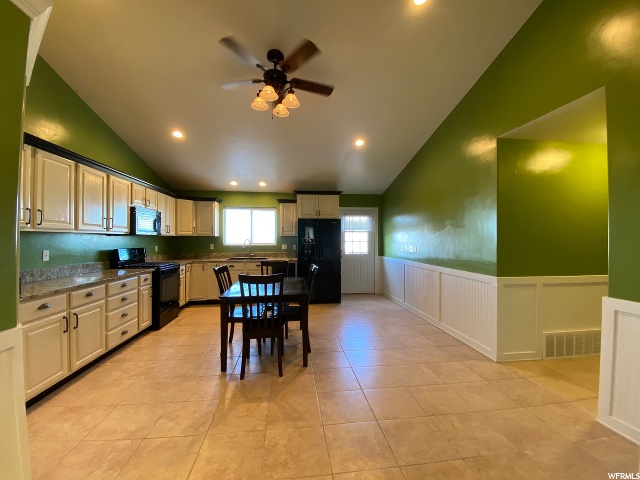 802 S State St, Richmond, UT 84333 — photo 9