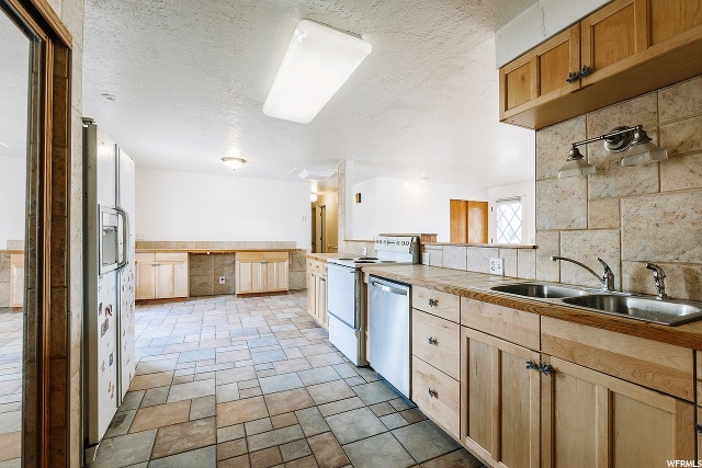 2016 W 4550 S, Roy, UT 84067 — photo 8