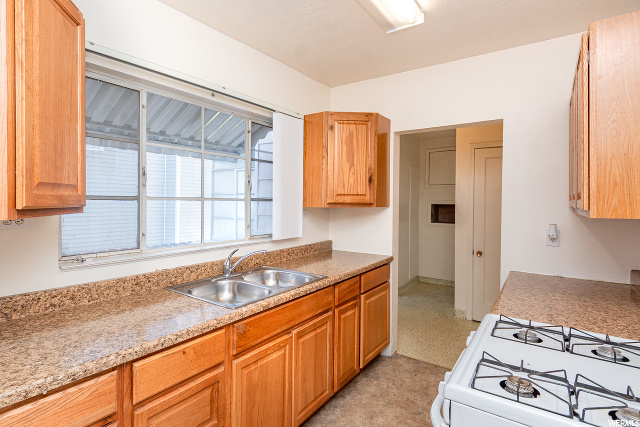 329 E 8th St S, Ogden, UT 84404 — photo 12